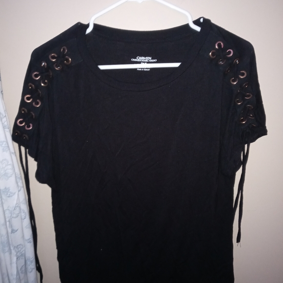 Black T-shirt - Picture 1 of 1